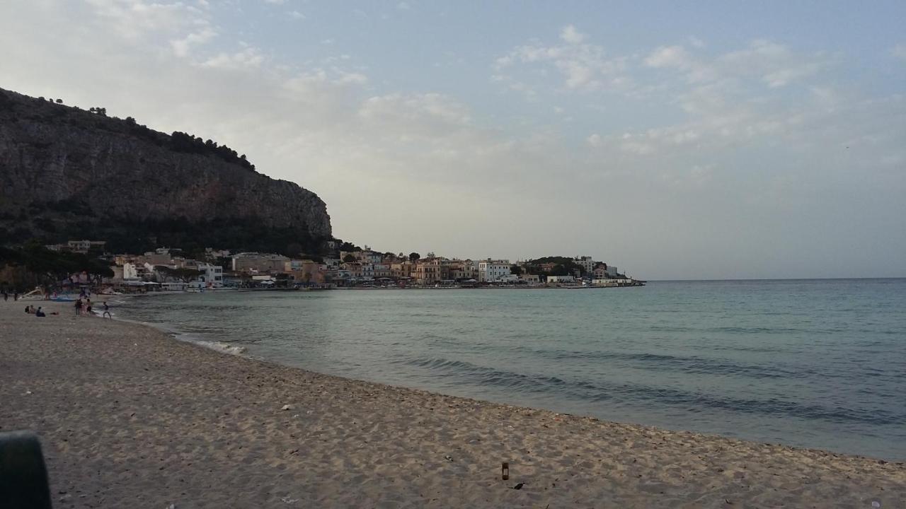 Alla Casetta Palermo Bagian luar foto