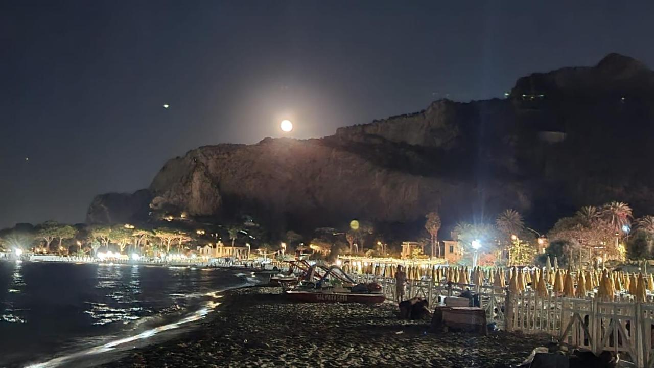 Alla Casetta Palermo Bagian luar foto