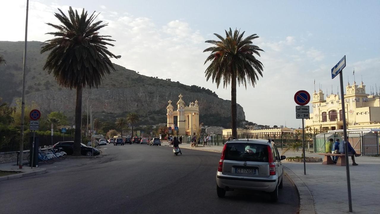 Alla Casetta Palermo Bagian luar foto